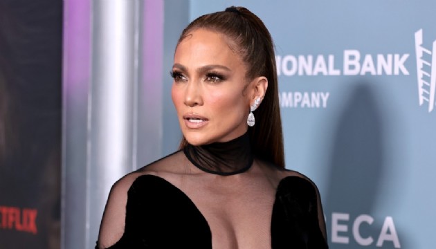 Jennifer Lopez Para Basıyor